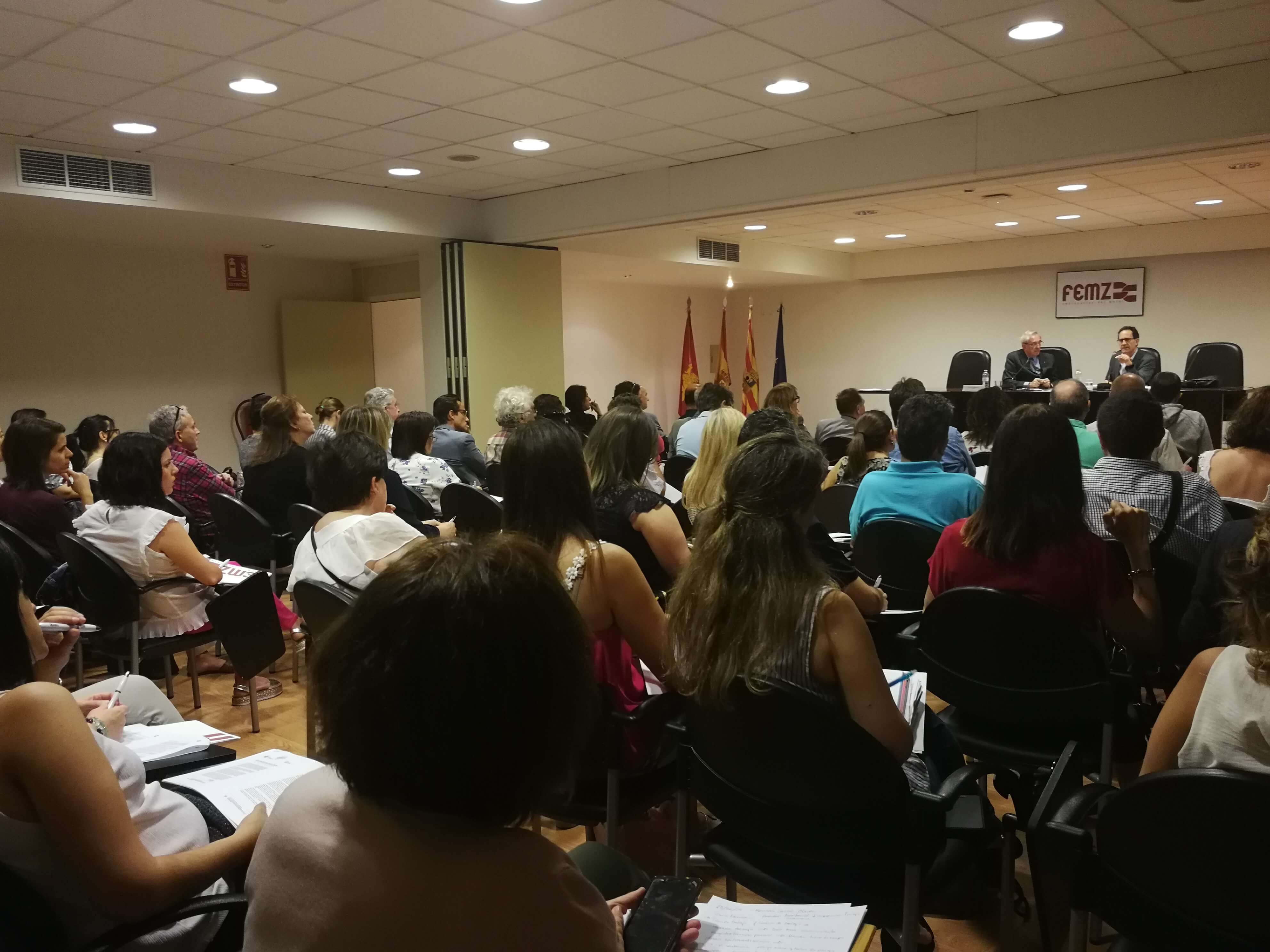 GRAN INTERÉS EN LA SESIÓN INFORMATIVA SOBRE EL REGISTRO DE LA JORNADA ORGANIZADA POR FEMZ