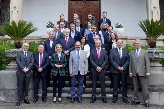 CONSEJO EMPRESARIAL Y COMITÉ EJECUTIVO DE CEOE ARAGÓN TRANSMITEN A JAVIER LAMBÁN LAS INQUIETUDES EMPRESARIALES ANTE LA SITUACIÓN ECONÓMICA